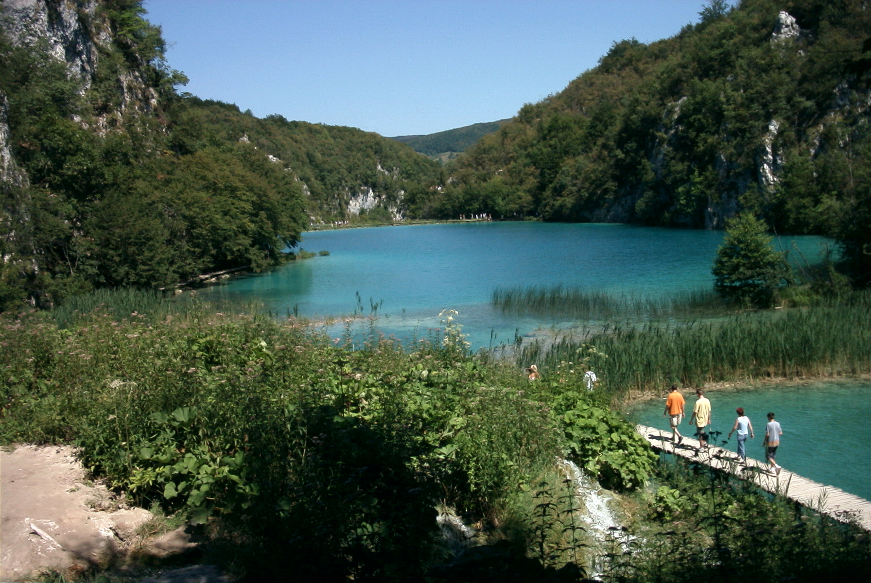 Boardwalk over the turquoise lakes at Plitvice